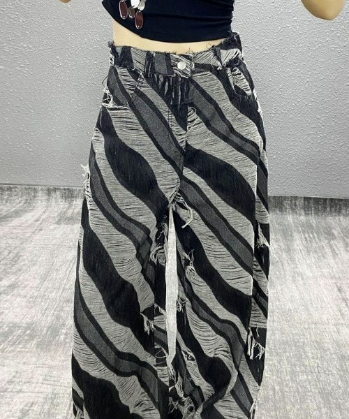 REBALANCE(リバランス)の「フリンジデニム(デニムパンツ・レディース・A・X-LARGE/LARGE/MEDIUM)」の9枚目の写真