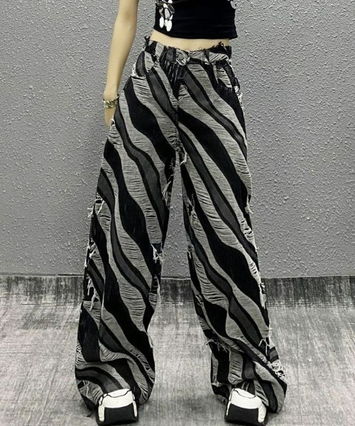 REBALANCE(リバランス)の「フリンジデニム(デニムパンツ・レディース・A・X-LARGE/LARGE/MEDIUM)」の3枚目の写真