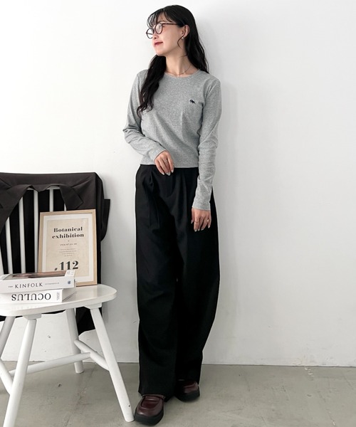 POLOCHAMPS（ポロチャンプス）の「POLOCHAMPS(ポロチャンプス)/長袖Tシャツ　短丈　カットソー　クルーネック（Tシャツ/カットソー・レディース・ダークグレー/ライトグレー/サックスブルー/パープル/ワインレッド/アイボリー/ベージュ/ホワイト/ネイビー/ブラック/ピンク・FREE）」の16枚目の写真