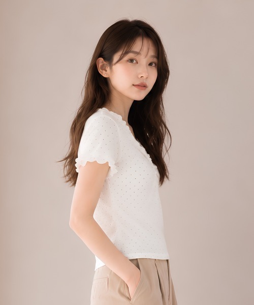 center i（センターアイ）の「ドット柄フリルネックギャザー半袖カットソー（Tシャツ/カットソー・レディース・ホワイト・FREE）」の5枚目の写真