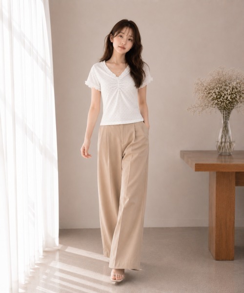 center i（センターアイ）の「ドット柄フリルネックギャザー半袖カットソー（Tシャツ/カットソー・レディース・ホワイト・FREE）」の3枚目の写真