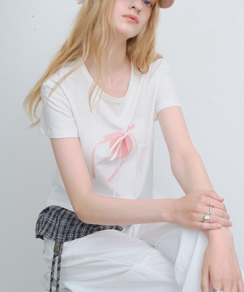 HEIREN(ヘイレーン)の「フロントリボンTee(Tシャツ/カットソー・レディース・ホワイト/ブラック・FREE)」の4枚目の写真