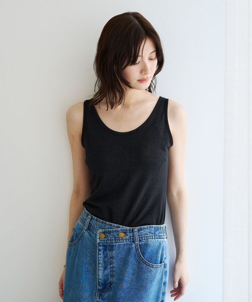 YECCA VECCA(イェッカヴェッカ)の「ラメタンクトップ(タンクトップ・レディース・ブラック/ライトグレー/ライトベージュ・FREE)」の16枚目の写真