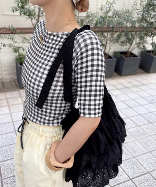 ISOOK(アイスー)の「ギンガムチェックストレッチTシャツ(comochi select) / カットソー 半袖 クルーネック(Tシャツ/カットソー・レディース・ブラック/レッド・FREE)」の8枚目の写真