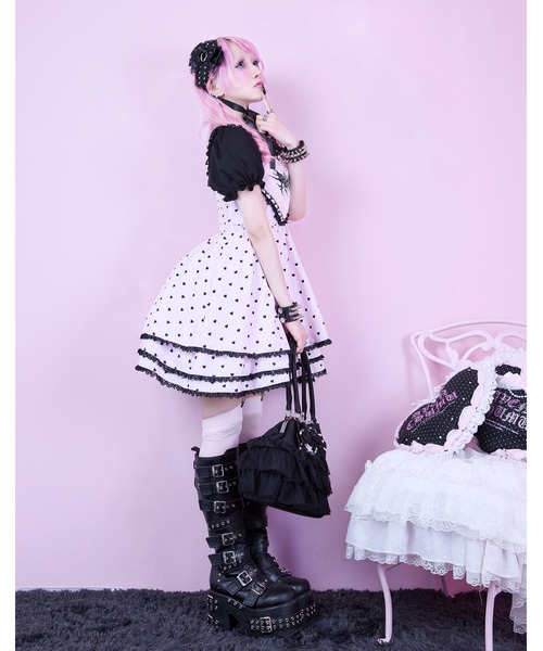 AVENCHUMU(アバンチュウム)の「Heart tiered babydoll one piece(ワンピース・レディース・ブラック/ホワイト×ピンク/ブラック×ピンク・FREE)」の7枚目の写真