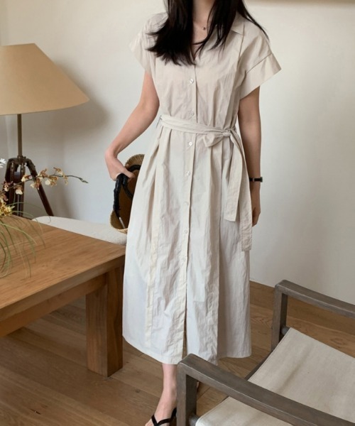 AMAJI(アマジ)の「レギュラーカラー ウエストマーク ルーズシルエット シャツワンピース(シャツワンピース・レディース・ベージュ/ブラック・FREE)」の4枚目の写真