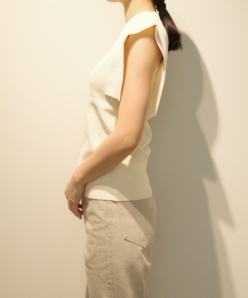 CLANE（クラネ）の「CLANE SQUARE SLEEVE KNIT TOPS（ニット/セーター・レディース・ホワイト/ブラック・2/1）」の3枚目の写真