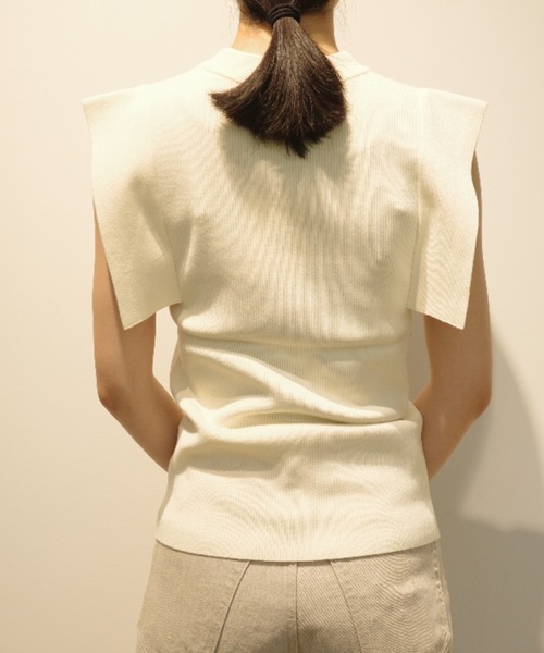 CLANE（クラネ）の「CLANE SQUARE SLEEVE KNIT TOPS（ニット/セーター・レディース・ホワイト/ブラック・2/1）」の4枚目の写真