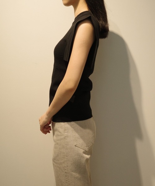 CLANE（クラネ）の「CLANE SQUARE SLEEVE KNIT TOPS（ニット/セーター・レディース・ホワイト/ブラック・2/1）」の5枚目の写真