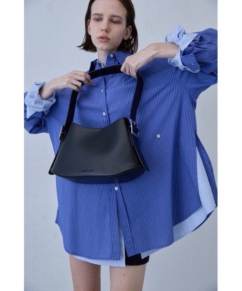 un/neu(アンノイ)の「2WAYワイドハンドルラウンドバッグ / 500mlペットボトル収納可(ショルダーバッグ・レディース・ブルー/ブラック/グリーン・FREE)」の13枚目の写真