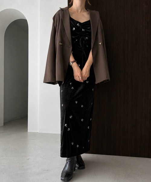 junoah(ジュノア)の「花柄刺繍ベロアキャミワンピース(裏地無し)(ワンピース・レディース・グレイッシュベージュ/ブラウン/ブラック・LARGE/MEDIUM/SMALL)」の5枚目の写真