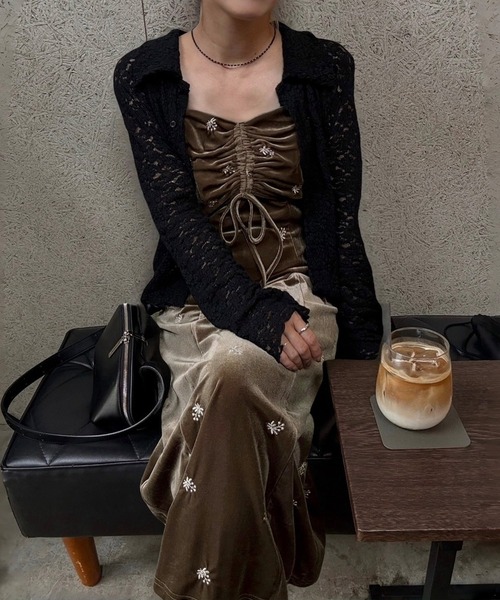 junoah(ジュノア)の「花柄刺繍ベロアキャミワンピース(裏地無し)(ワンピース・レディース・グレイッシュベージュ/ブラウン/ブラック・LARGE/MEDIUM/SMALL)」の7枚目の写真