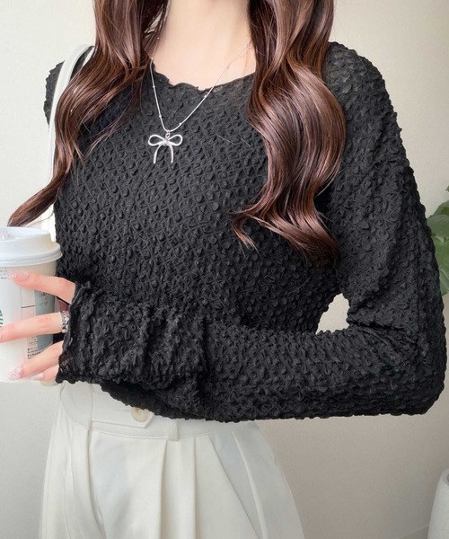 mily bilet(ミウィビレット)の「【mily bilet】ぽこぽこシアーが主役級。着るだけで旬顔に。シアーシャーリング袖ギャザーメローフリルカットソー(長袖)(Tシャツ/カットソー・レディース・ブラック/アイボリー系1/アイボリー系2/アイボリー・LARGE/MEDIUM/SMALL/X-LARGE)」の3枚目の写真