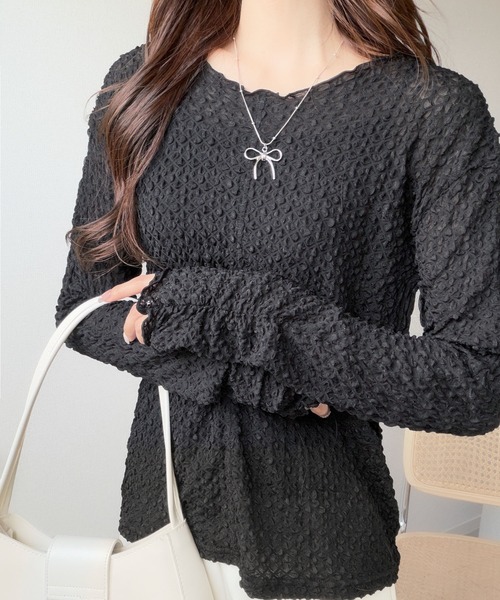 mily bilet(ミウィビレット)の「【mily bilet】ぽこぽこシアーが主役級。着るだけで旬顔に。シアーシャーリング袖ギャザーメローフリルカットソー(長袖)(Tシャツ/カットソー・レディース・ブラック/アイボリー系1/アイボリー系2/アイボリー・LARGE/MEDIUM/SMALL/X-LARGE)」の8枚目の写真
