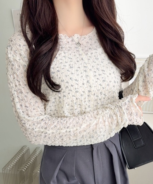 mily bilet(ミウィビレット)の「【mily bilet】ぽこぽこシアーが主役級。着るだけで旬顔に。シアーシャーリング袖ギャザーメローフリルカットソー(長袖)(Tシャツ/カットソー・レディース・ブラック/アイボリー系1/アイボリー系2/アイボリー・LARGE/MEDIUM/SMALL/X-LARGE)」の18枚目の写真