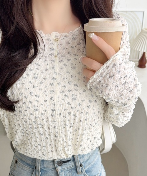 mily bilet(ミウィビレット)の「【mily bilet】ぽこぽこシアーが主役級。着るだけで旬顔に。シアーシャーリング袖ギャザーメローフリルカットソー(長袖)(Tシャツ/カットソー・レディース・ブラック/アイボリー系1/アイボリー系2/アイボリー・LARGE/MEDIUM/SMALL/X-LARGE)」の20枚目の写真