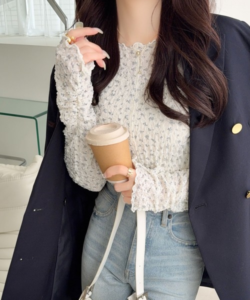 mily bilet(ミウィビレット)の「【mily bilet】ぽこぽこシアーが主役級。着るだけで旬顔に。シアーシャーリング袖ギャザーメローフリルカットソー(長袖)(Tシャツ/カットソー・レディース・ブラック/アイボリー系1/アイボリー系2/アイボリー・LARGE/MEDIUM/SMALL/X-LARGE)」の13枚目の写真