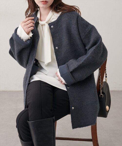 natural couture(ナチュラルクチュール)の「ウール混ニットコート(ノーカラーコート・レディース・チャコールグレー/ブラック/ライトベージュ・FREE)」の4枚目の写真