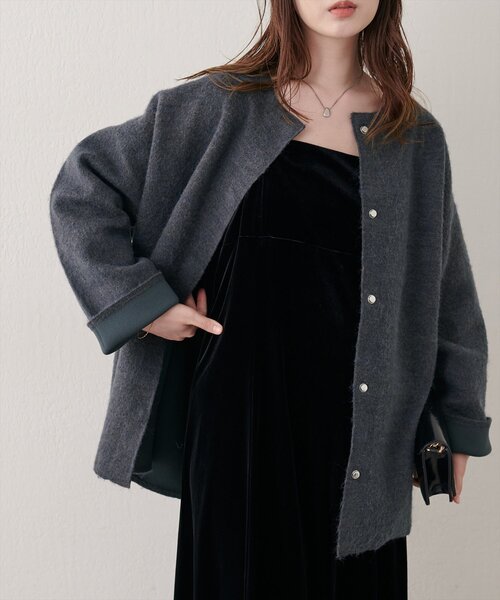 natural couture(ナチュラルクチュール)の「ウール混ニットコート(ノーカラーコート・レディース・チャコールグレー/ブラック/ライトベージュ・FREE)」の8枚目の写真
