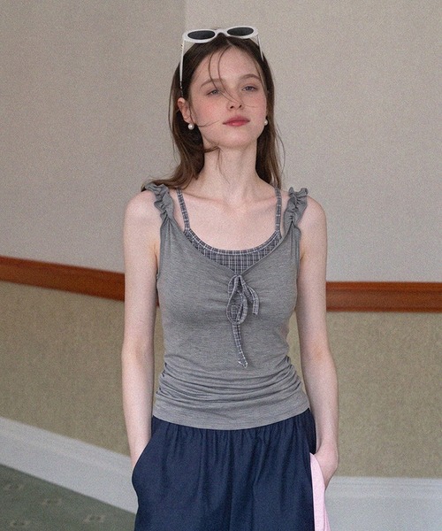 Girly Doll（ガーリードール）の「フェイクレイヤードキャミソール（キャミソール・レディース・グレー・M）」の3枚目の写真