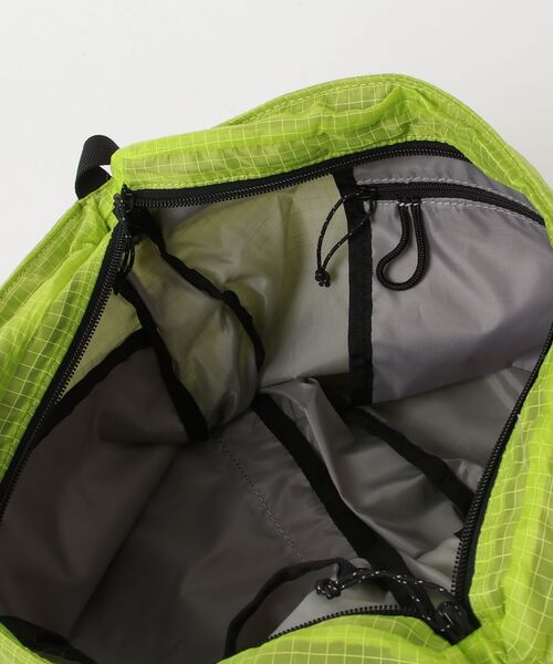 KEEN（キーン）の「NYLON BUNGEE SHOULDER / ナイロン バンジー ショルダー（ショルダーバッグ・レディース・イエロー・OS）」の4枚目の写真