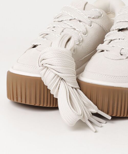 UGG（アグ）の「UGG / アグ：【レディース】W EZ-DUZZIT SUEDE LACE UP：1175120[DEA]（スニーカー・レディース・ホワイト系その他・24cm/24.5cm/25cm）」の2枚目の写真