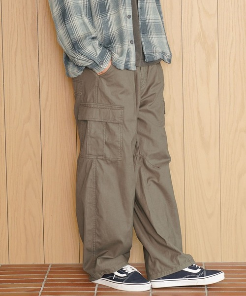 BAYFLOW(ベイフロー)の「【ストレッチ・軽量】ワイドバレルカーゴパンツ(カーゴパンツ・メンズ・ブラック/カーキ/グレー・MEDIUM/LARGE)」の1枚目の写真