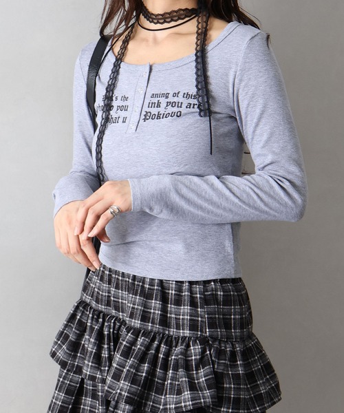 SpRay(スプレイ)の「テレコロゴヘンリーネックロングスリーブTシャツ(Tシャツ/カットソー・レディース・チャコールグレー/ブラック/グレー/オフホワイト・FREE)」の4枚目の写真