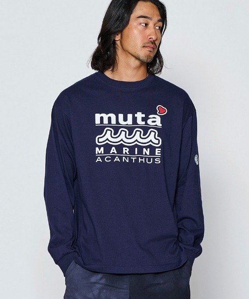 ACANTHUS(アカンサス)の「mlt5844- W-name logo L-S tee ロゴカットソー(MA2727)(Tシャツ/カットソー・メンズ・ホワイト/ネイビー/ブラック・XL/L/M/S)」の3枚目の写真