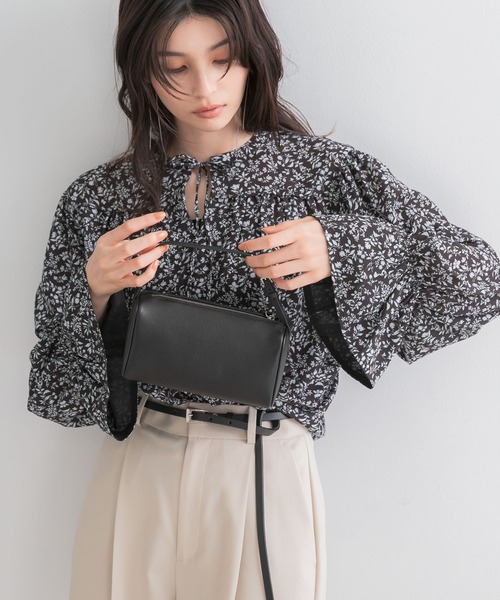 URBAN RESEARCH ROSSO WOMEN（アーバンリサーチ　ロッソ）の「スモールフラワープリントブラウス（シャツ/ブラウス・レディース・ブラック系その他/イエロー・FREE）」の3枚目の写真