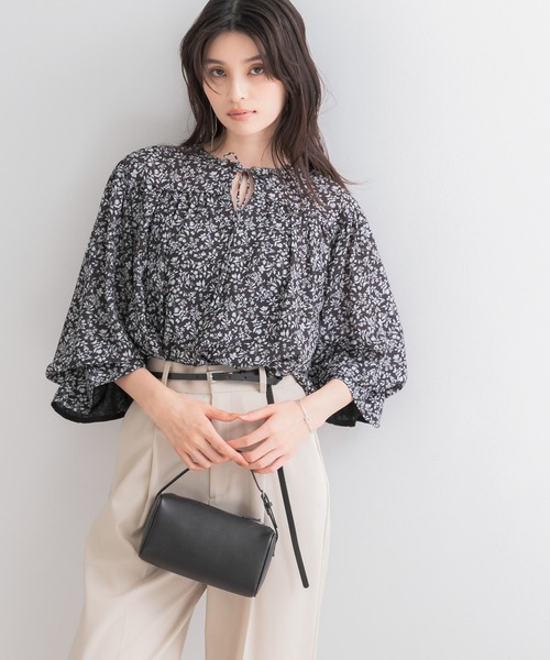 URBAN RESEARCH ROSSO WOMEN（アーバンリサーチ　ロッソ）の「スモールフラワープリントブラウス（シャツ/ブラウス・レディース・ブラック系その他/イエロー・FREE）」の4枚目の写真