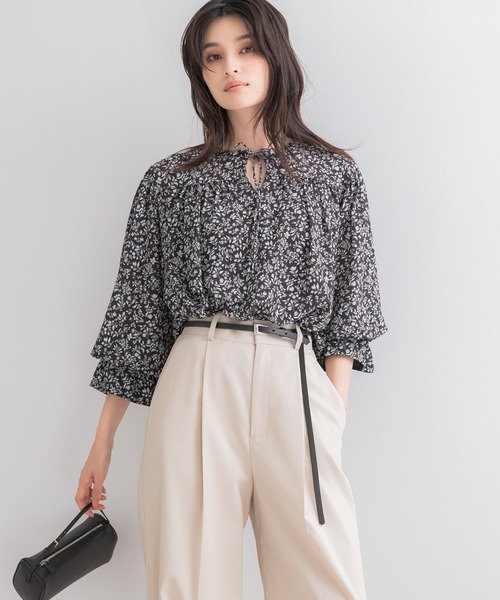 URBAN RESEARCH ROSSO WOMEN（アーバンリサーチ　ロッソ）の「スモールフラワープリントブラウス（シャツ/ブラウス・レディース・ブラック系その他/イエロー・FREE）」の6枚目の写真