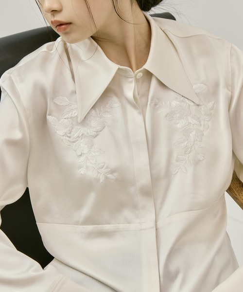 FETICO(フェティコ)の「【FETICO/フェティコ】《STUDIOUS別注》 EMBROIDERY SATIN SHIRT(シャツ/ブラウス・レディース・ホワイト/ブラック・FREE)」の17枚目の写真