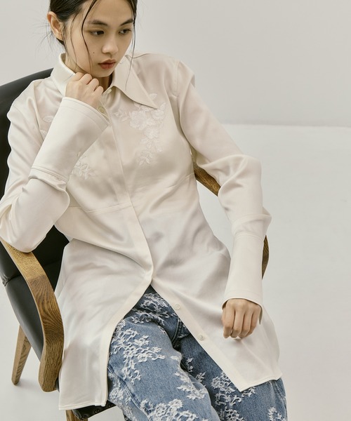 FETICO(フェティコ)の「【FETICO/フェティコ】《STUDIOUS別注》 EMBROIDERY SATIN SHIRT(シャツ/ブラウス・レディース・ホワイト/ブラック・FREE)」の18枚目の写真