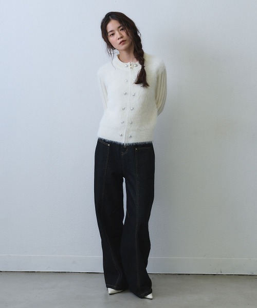 Clum(クルム)の「contrast stitch curved wide denim / コントラストステッチカーブワイドデニムパンツ(デニムパンツ・レディース・ダークブルー・MEDIUM/LARGE)」の7枚目の写真