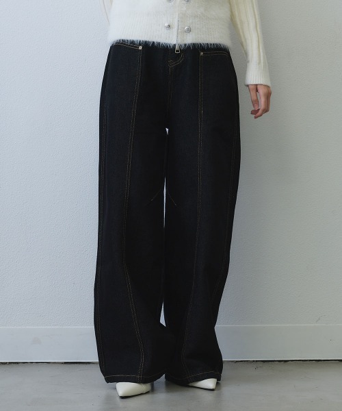 Clum(クルム)の「contrast stitch curved wide denim / コントラストステッチカーブワイドデニムパンツ(デニムパンツ・レディース・ダークブルー・MEDIUM/LARGE)」の8枚目の写真