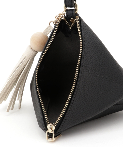 merlot plus(メルロープリュス)の「ウッドボールタッセル付き三角バッグ2172(ハンドバッグ・レディース・グレー/ブラック/ベージュ/ピンク/アイボリー・FREE)」の9枚目の写真