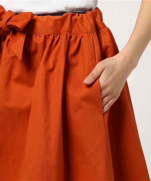 Ameri（アメリ）の「【STUDIOUS×AMERI】別注NATALIE 2WAY FLARE SKIRT（スカート・レディース・オレンジ/ネイビー・FREE）」の9枚目の写真