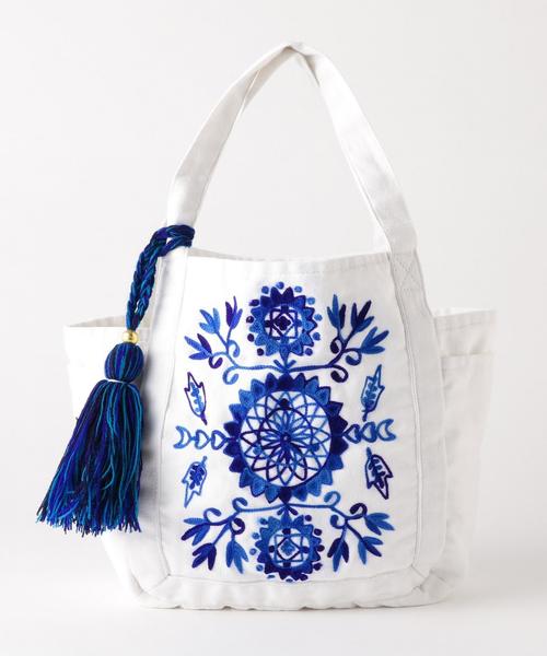 coen（コーエン）の「【『リンネル』6月号掲載・Market】エンブロイダリーミニトートバッグ（トートバッグ・レディース・ブラック/ピンク/コバルトブルー・FREE）」の3枚目の写真