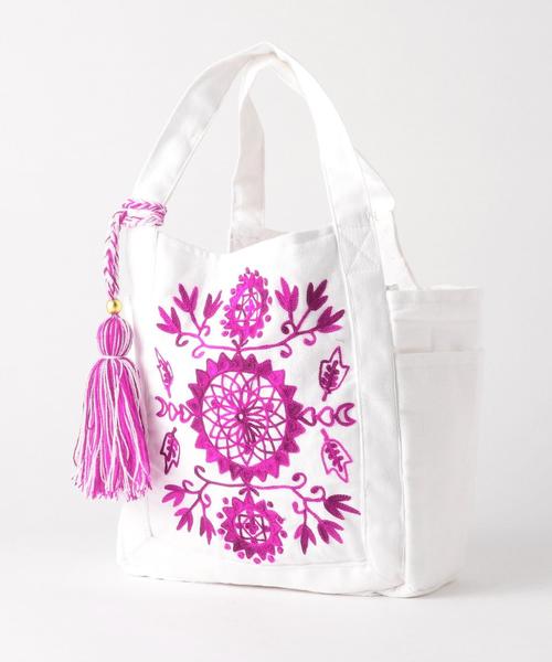 coen（コーエン）の「【『リンネル』6月号掲載・Market】エンブロイダリーミニトートバッグ（トートバッグ・レディース・ブラック/ピンク/コバルトブルー・FREE）」の4枚目の写真