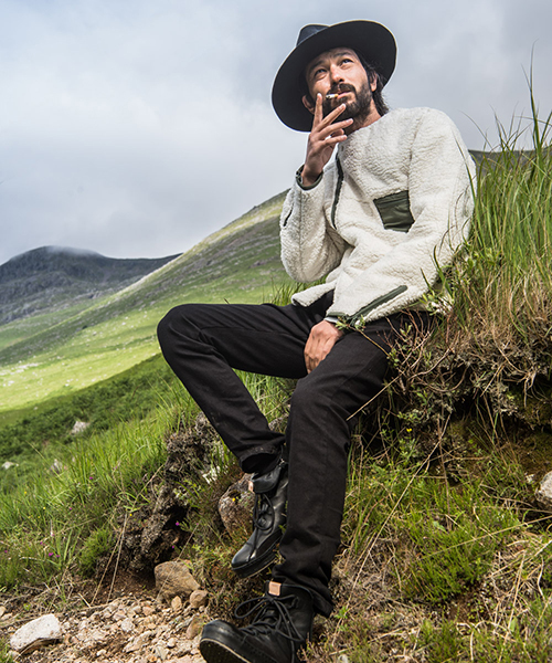 glamb（グラム）の「Sandy skinny denim（デニムパンツ・メンズ・インディゴブルー/ブラック・4/1/3/2/0）」の22枚目の写真