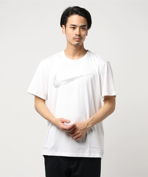 NIKE DRI-FIT レジェンド カモ ロゴ Tシャツ NIKE DRI-FIT レジェンド カモ ロゴ Tシャツ