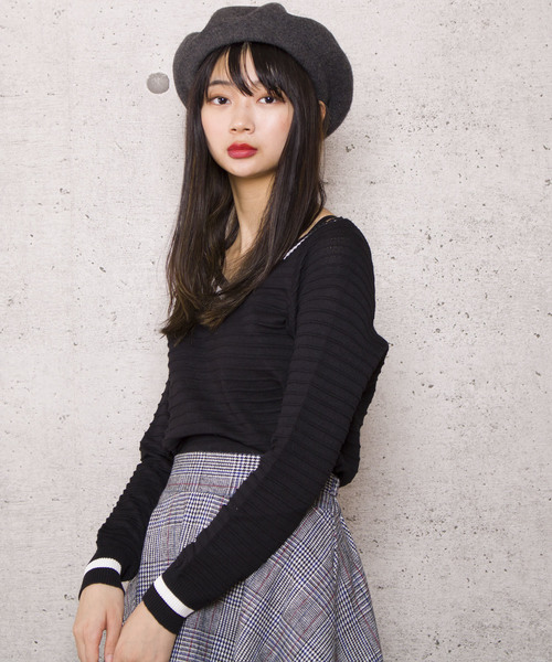 LUGG NAGG(ラグナグ)の「【Jewelobe/ ジュエローブ】タック編み Vネックニットトップス(ニット/セーター・レディース・ブラック/レッド/ブルー/グリーン・FREE)」の2枚目の写真