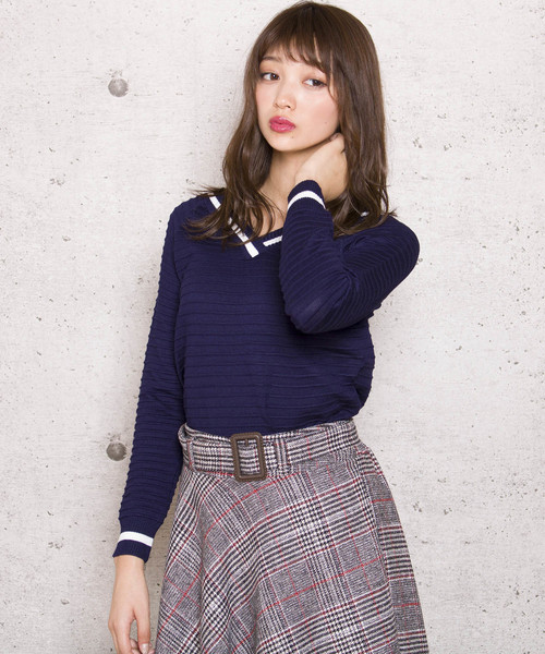 LUGG NAGG(ラグナグ)の「【Jewelobe/ ジュエローブ】タック編み Vネックニットトップス(ニット/セーター・レディース・ブラック/レッド/ブルー/グリーン・FREE)」の7枚目の写真