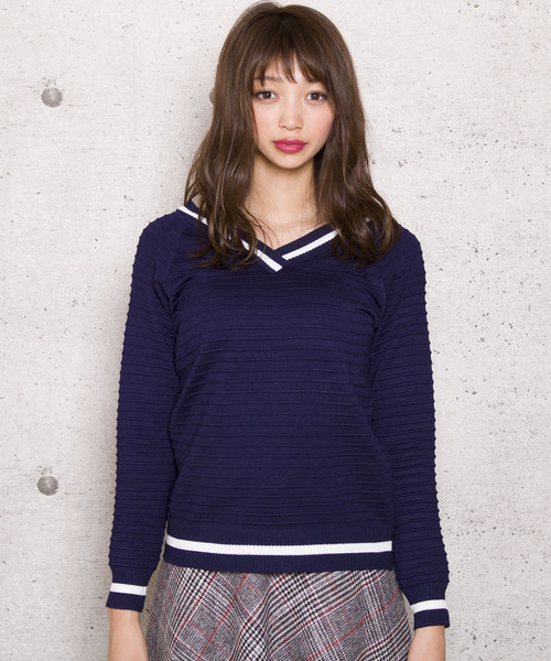 LUGG NAGG(ラグナグ)の「【Jewelobe/ ジュエローブ】タック編み Vネックニットトップス(ニット/セーター・レディース・ブラック/レッド/ブルー/グリーン・FREE)」の16枚目の写真