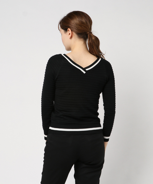 LUGG NAGG(ラグナグ)の「【Jewelobe/ ジュエローブ】タック編み Vネックニットトップス(ニット/セーター・レディース・ブラック/レッド/ブルー/グリーン・FREE)」の5枚目の写真