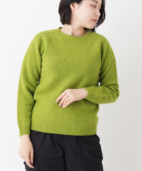 Harley of Scotland(ハーレーオブスコットランド)の「Harley of Scotland クルーネックセーター スーパーソフトウール(ニット/セーター・レディース・ライトブルー/ダークグリーン/ネイビー/ブルー/グリーン/ライトグリーン/ボルドー/ラベンダー/ライトパープル/グリーン系その他/チャコール/ライトピンク/ダークブラウン/アッシュブラウン/ベージュ/モカ/クリーム/イエロー/オリーブ/レッド/ブルー系/ブラウン/ホワイト/ライトグレー/シルバー/ピンク/ライトオリーブ/チェリーピンク/キャメル/ライトカーキ/ロイヤルブルー/グリーン系/ネイビー系/アクア/レモンイエロー/ブラウン系/パープル/レッド系その他/スカイブルー/エメラルド/グレイッシュブルー/モスグリーン・34/36/38/40)」の16枚目の写真