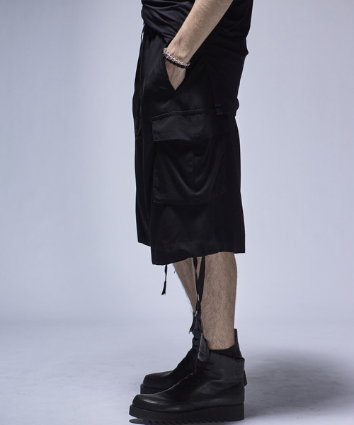 kiryuyrik(キリュウキリュウ)の「SharringShortCargoPants(その他パンツ・メンズ・ブラック・LARGE/MEDIUM/SMALL)」の3枚目の写真