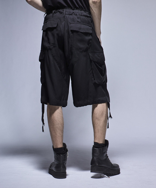 kiryuyrik(キリュウキリュウ)の「SharringShortCargoPants(その他パンツ・メンズ・ブラック・LARGE/MEDIUM/SMALL)」の2枚目の写真