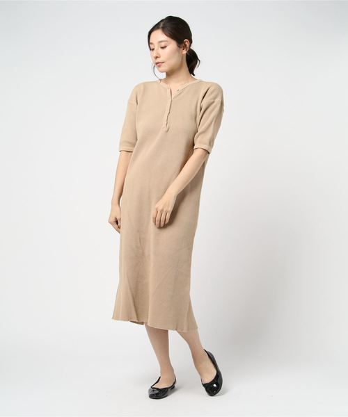 WALLA WALLA SPORT(ワラワラスポーツ)の「WALLA WALLA SPORT / サーマル ヘンリーネック ワンピース <WOMEN>(ワンピース・レディース・ベージュ/ブラック・MEDIUM)」の2枚目の写真